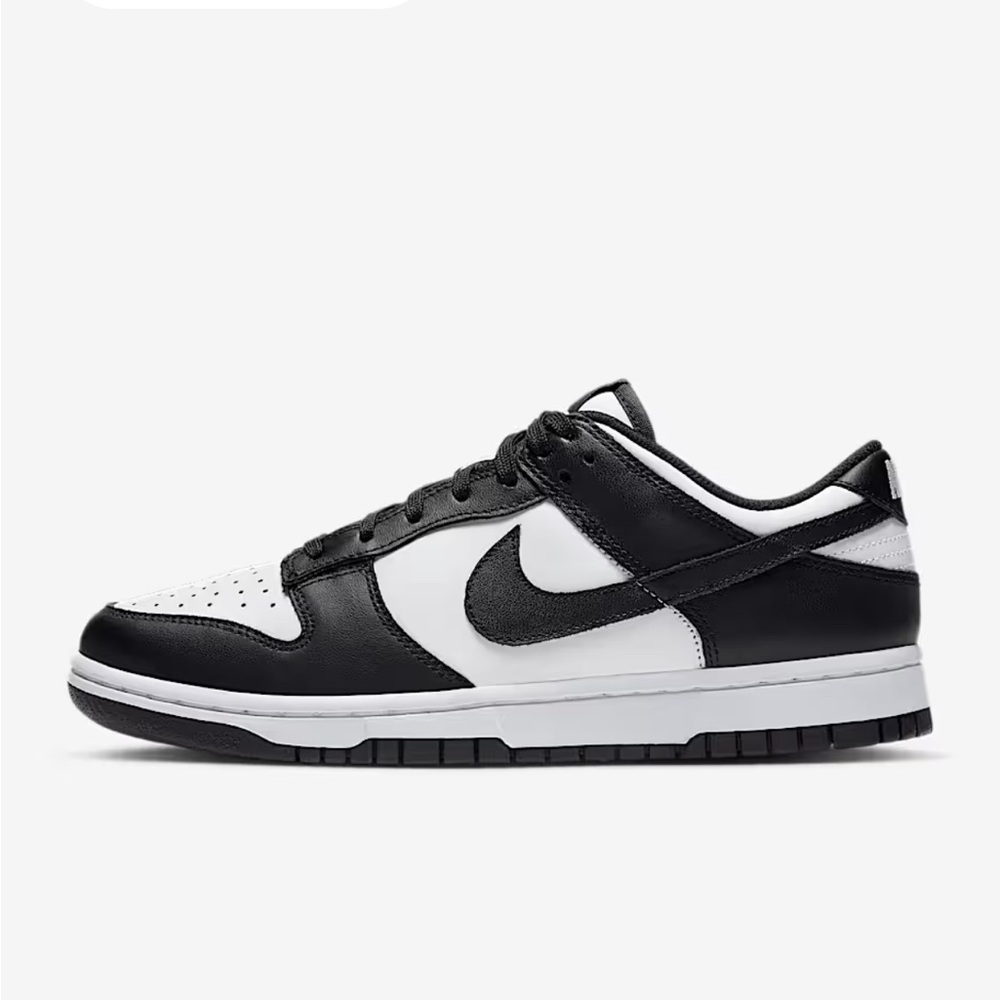 Nike Black and White Sneakers Low-Top Comfort - Black and White Dunks - like new